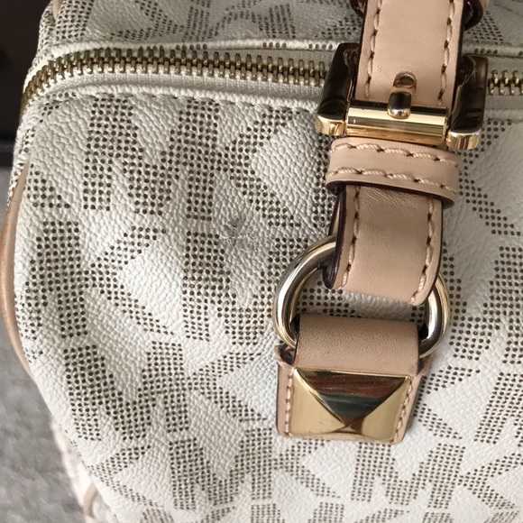 Michael Kors Grayson Logo Monogram Satchel. - Picture 6 of 7